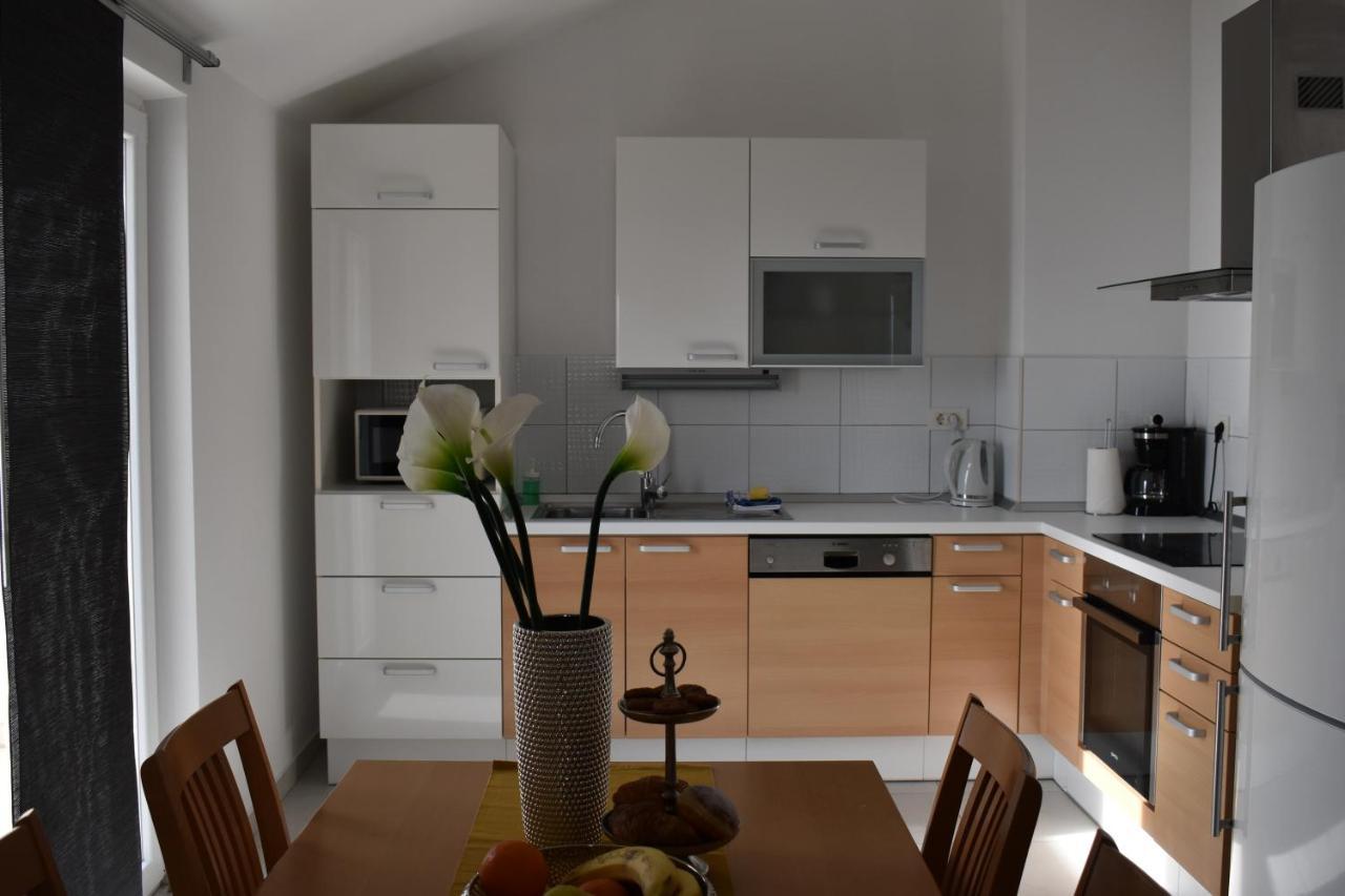 Apartments Villa Carica B&B Mimice Extérieur photo