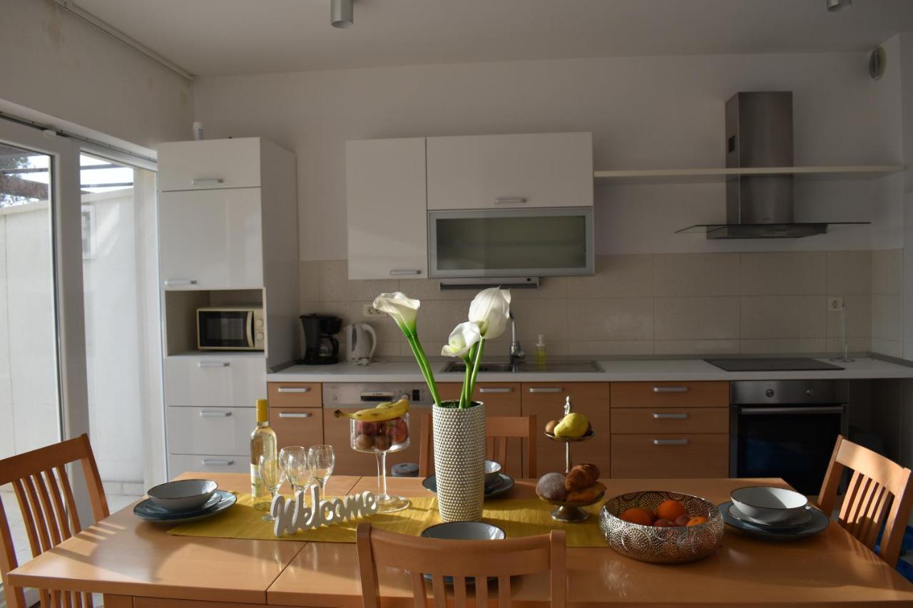 Apartments Villa Carica B&B Mimice Extérieur photo